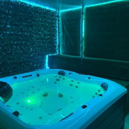 Apartment Relax Whit Big Terrace 170M2 Near The Beach Сплит Екстериор снимка
