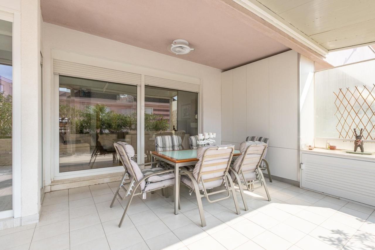 Apartment Relax Whit Big Terrace 170M2 Near The Beach Сплит Екстериор снимка