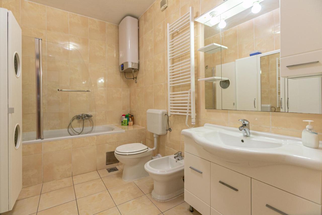 Apartment Relax Whit Big Terrace 170M2 Near The Beach Сплит Екстериор снимка