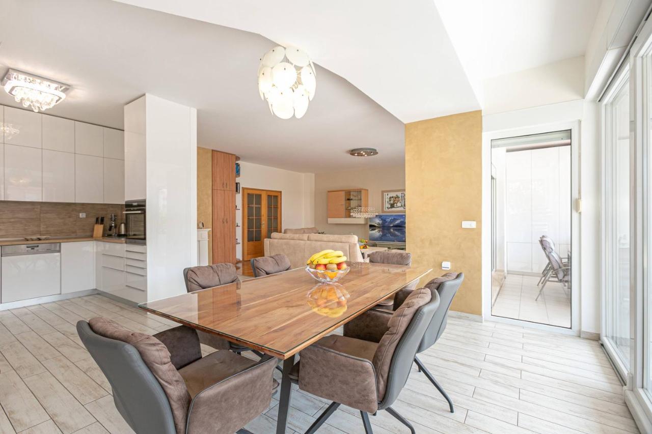 Apartment Relax Whit Big Terrace 170M2 Near The Beach Сплит Екстериор снимка