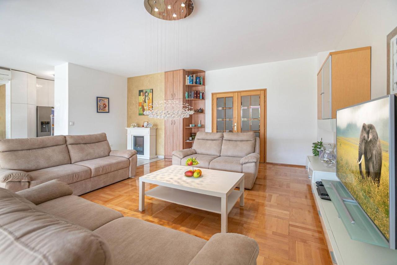 Apartment Relax Whit Big Terrace 170M2 Near The Beach Сплит Екстериор снимка