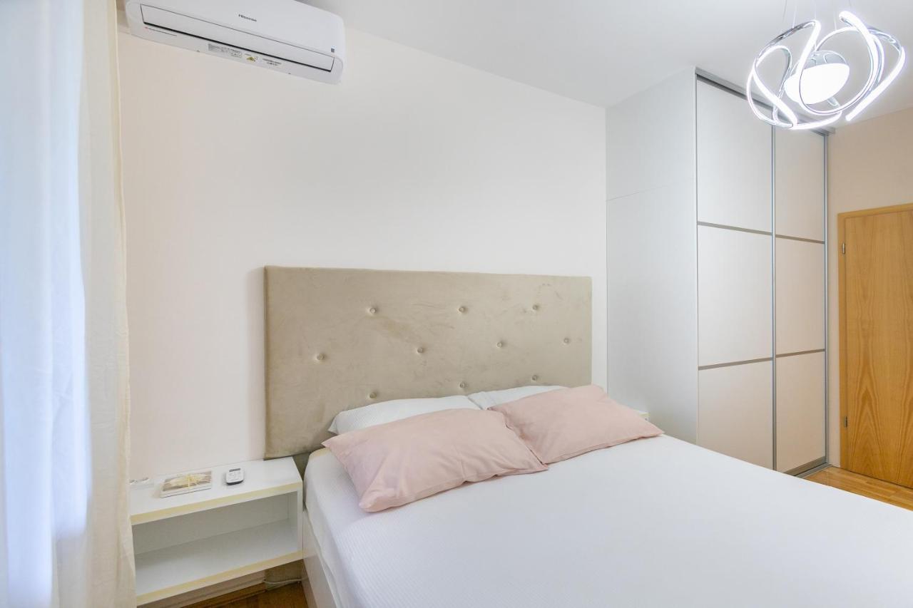 Apartment Relax Whit Big Terrace 170M2 Near The Beach Сплит Екстериор снимка