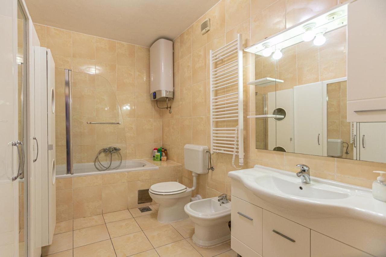 Apartment Relax Whit Big Terrace 170M2 Near The Beach Сплит Екстериор снимка